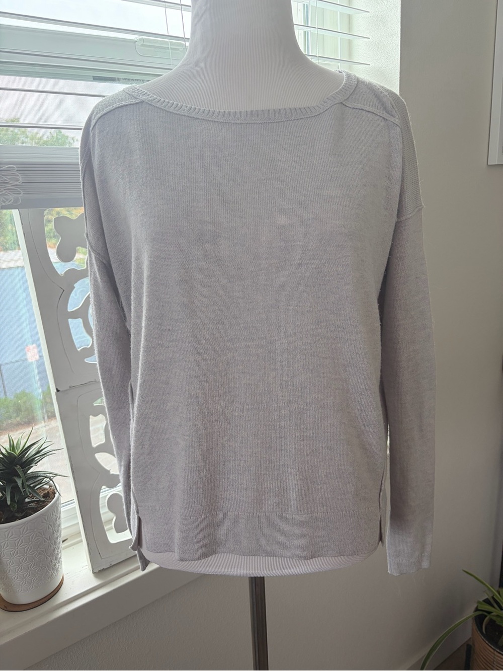 LOFT Light Gray Scoop Neck Pullover Sweater